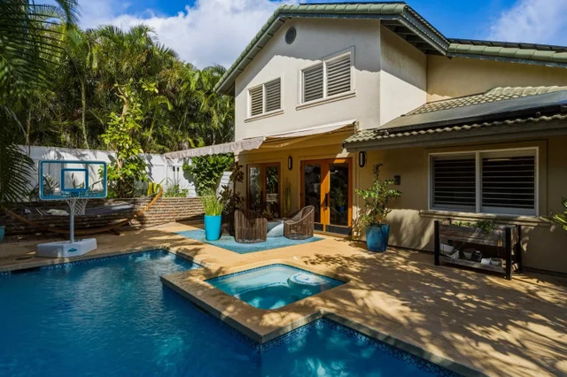 Listing Image for 11 Meleana Pl 15 of 50