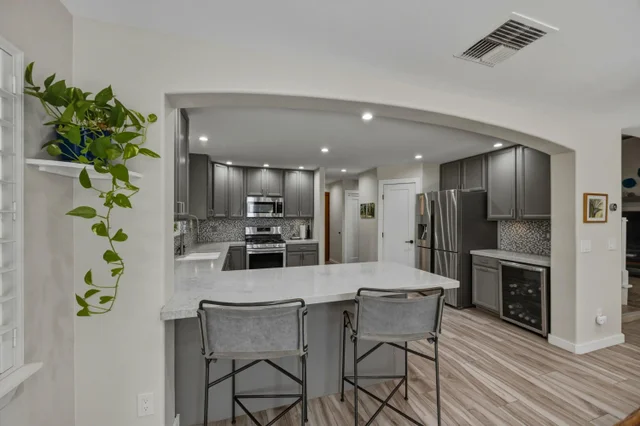 Listing Image for 11 Meleana Pl 23 of 50