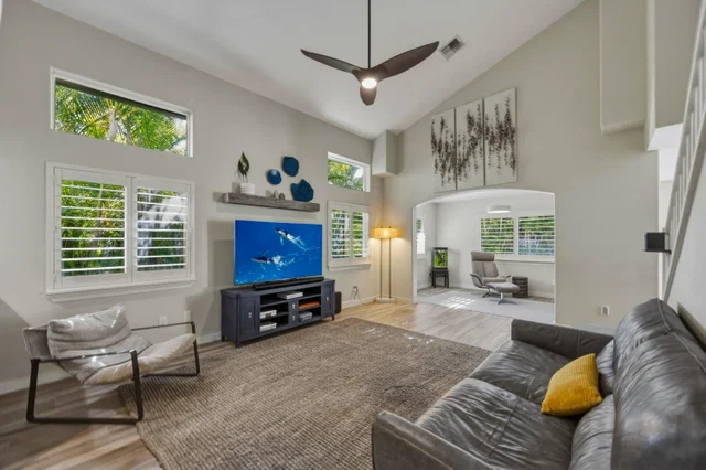 Listing Image for 11 Meleana Pl 28 of 50