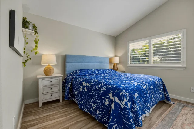 Listing Image for 11 Meleana Pl 34 of 50