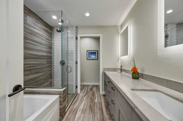 Listing Image for 11 Meleana Pl 38 of 50