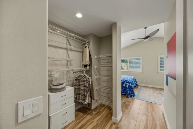 Listing Image for 11 Meleana Pl 39 of 50