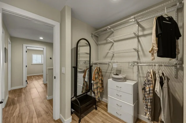 Listing Image for 11 Meleana Pl 40 of 50