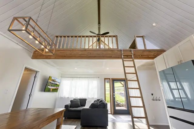 Listing Image for 50 Naniuka Pl 13 of 41