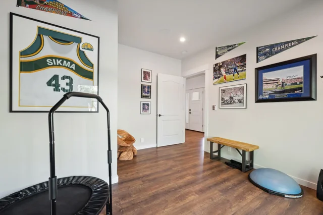 Listing Image for 182 Ponana St 23 of 38