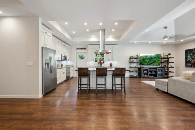 Listing Image for 182 Ponana St 4 of 38