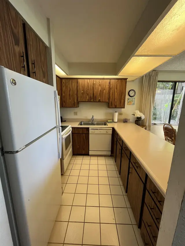 Listing Image for 3543 Lower Honoapiilani Rd K201 N 8 of 44