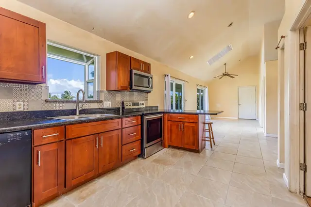 Listing Image for 100 Hohani Pl 29 of 48