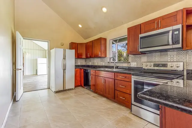 Listing Image for 100 Hohani Pl 31 of 48