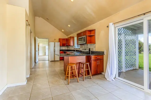 Listing Image for 100 Hohani Pl 32 of 48