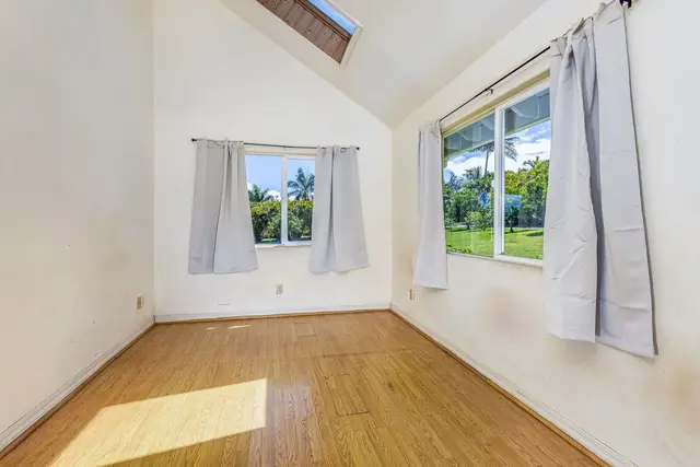 Listing Image for 100 Hohani Pl 35 of 48