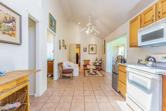 Listing Image for 100 Hohani Pl 6 of 48