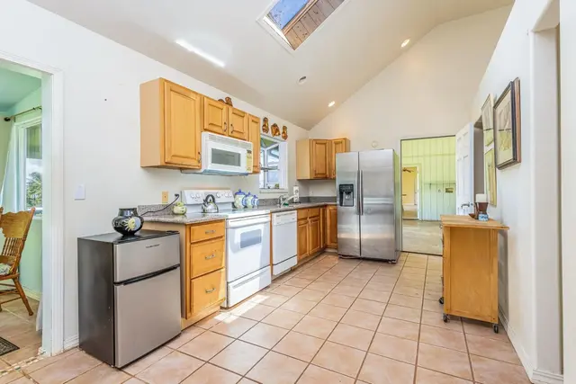 Listing Image for 100 Hohani Pl 7 of 48