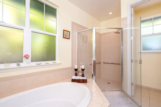 Listing Image for 15 Laukahi St 26 of 50