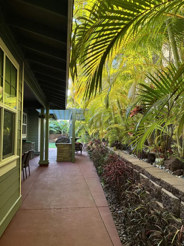 Listing Image for 15 Laukahi St 45 of 50