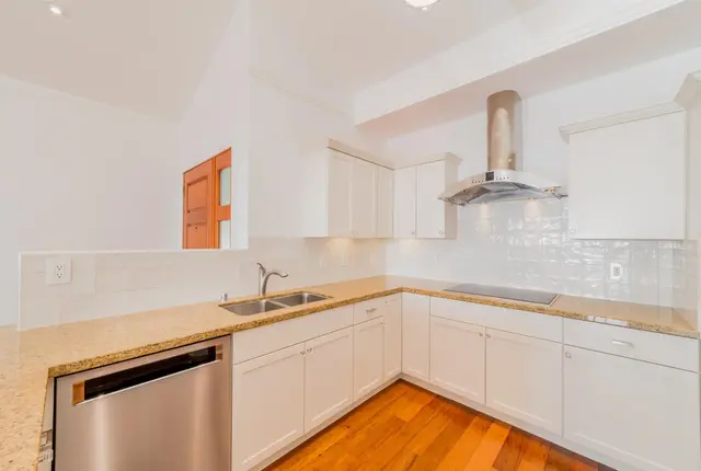 Listing Image for 393 Kai Malu Pl 52b 8 of 50