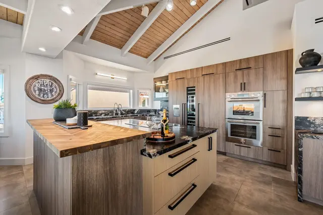 Listing Image for 101 Pihaa St 13 of 50