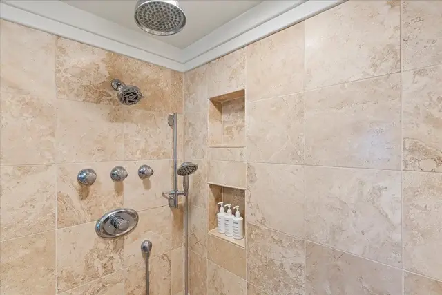 Listing Image for 50 Nohea Kai Dr Ii303 37 of 43
