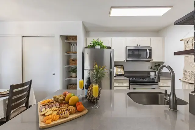 Listing Image for 480 Kenolio Rd 13-101 10 of 48