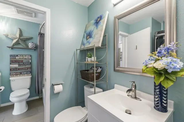 Listing Image for 480 Kenolio Rd 13-101 27 of 48