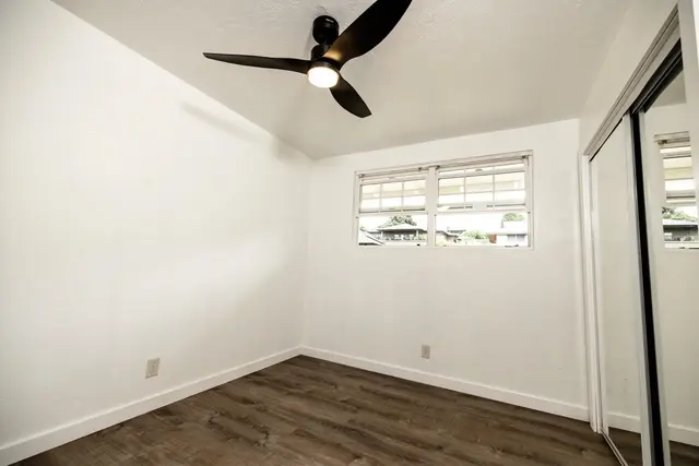 Listing Image for 256 Haulani St A 4 of 38