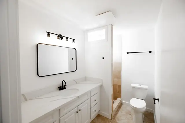 Listing Image for 256 Haulani St A 7 of 38