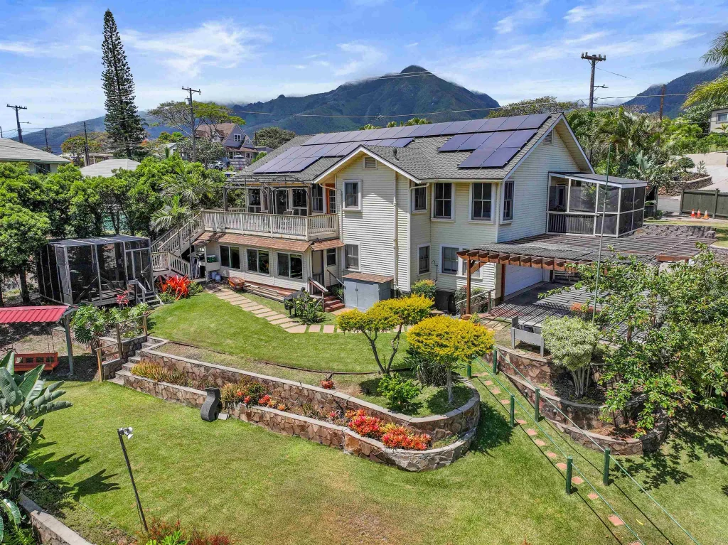 150 Naniloa Dr, Wailuku