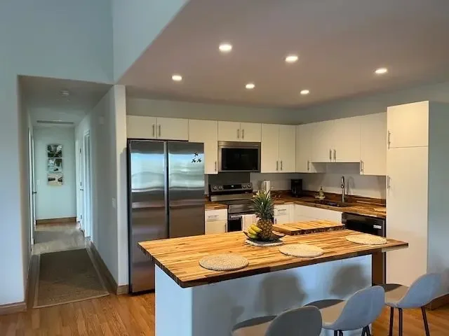 Photo of Listing #408054