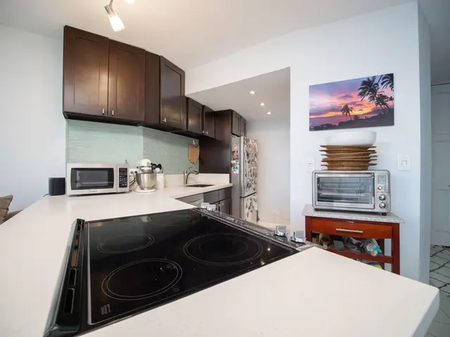 Listing Image for 20 Hauoli St 312 8 of 28