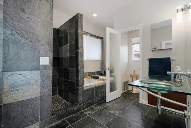 Listing Image for 143 Kamalei Cir 25 of 50