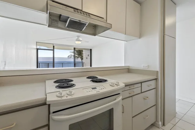 Listing Image for 4471 Lower Honoapiilani Rd 214 5 of 38