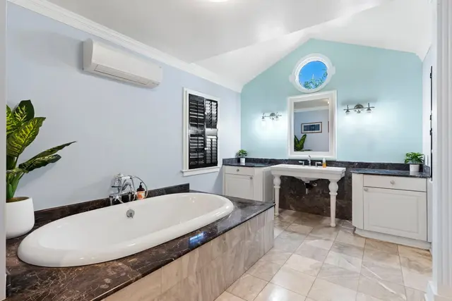 Listing Image for 1662 Kalama St 9 of 50