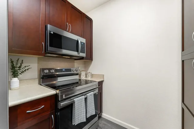 Listing Image for 121 Hoowaiwai Loop 803 20 of 46