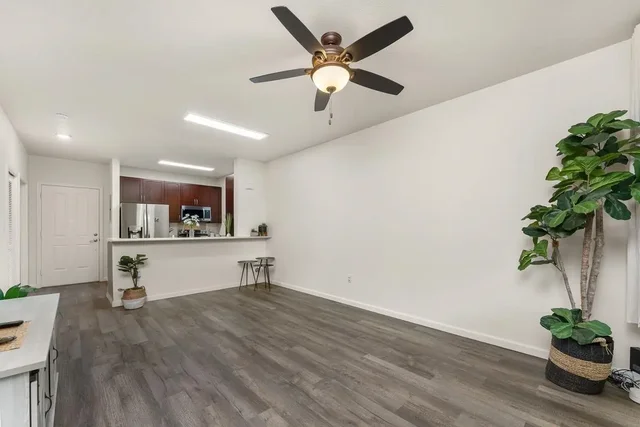 Listing Image for 121 Hoowaiwai Loop 803 5 of 46