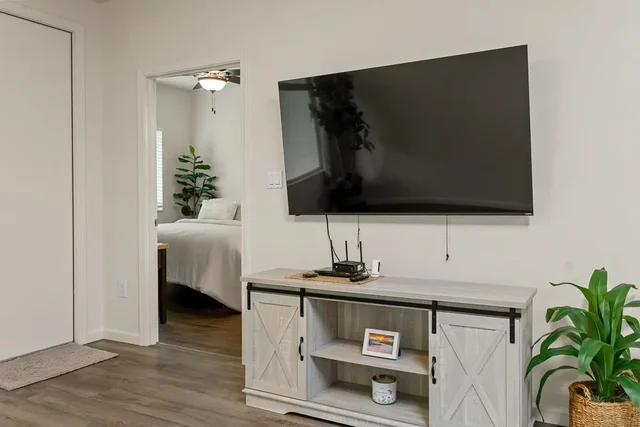 Listing Image for 121 Hoowaiwai Loop 803 7 of 46