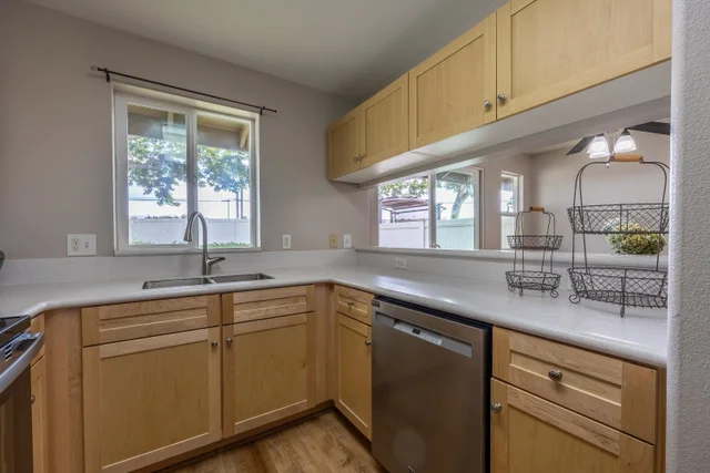 Listing Image for 633 Meakanu Ln 204 15 of 36