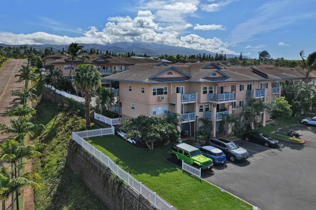 Listing Image for 35 Katie Ln 718 8 of 37