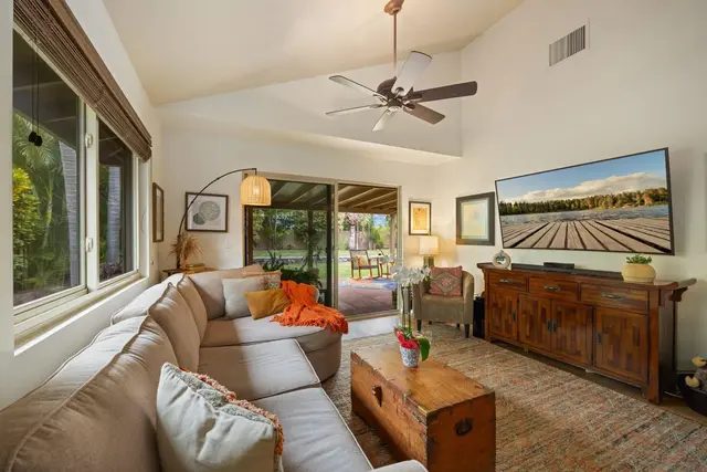 Listing Image for 870 Malulani St 10 of 46