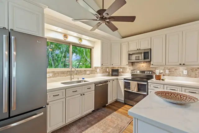 Listing Image for 870 Malulani St 11 of 46