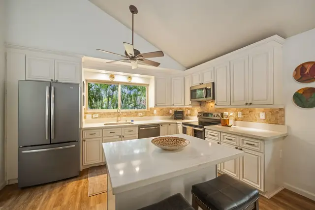 Listing Image for 870 Malulani St 13 of 46