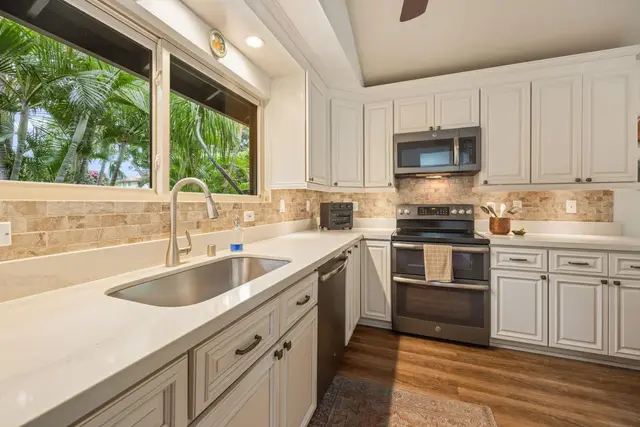 Listing Image for 870 Malulani St 14 of 46