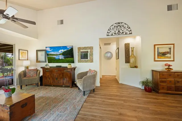 Listing Image for 870 Malulani St 15 of 46