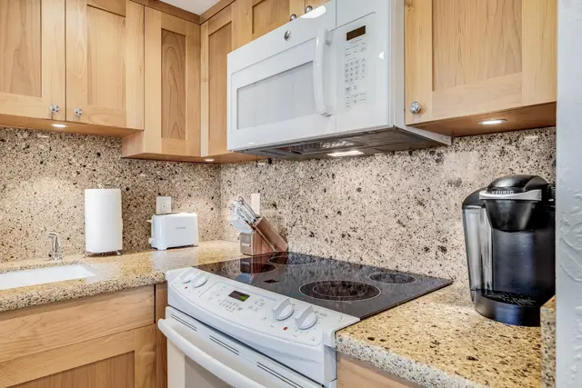 Listing Image for 3543 Lower Honoapiilani Rd Rd D309 11 of 34