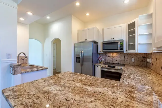 Listing Image for 321 Hokulani St 321 Hokulani Street 6 of 47