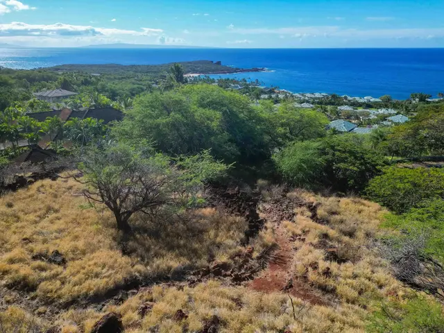 Listing Image for 276 Hulopoe Dr 11 of 18
