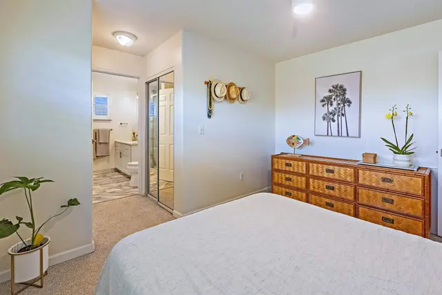 Listing Image for 15 Apuhihi Ln 15a 23 of 38