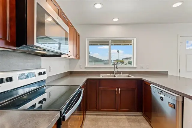 Listing Image for 226 Alake St 12 of 46