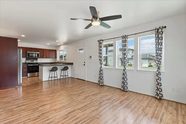 Listing Image for 226 Alake St 8 of 46
