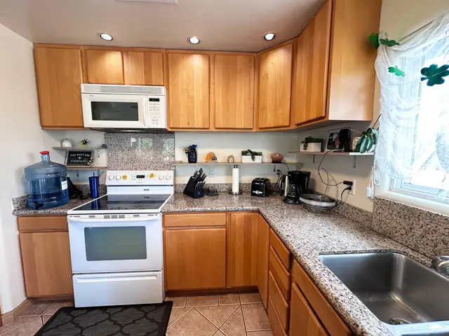 Listing Image for 268 Palanehe St 4 of 30