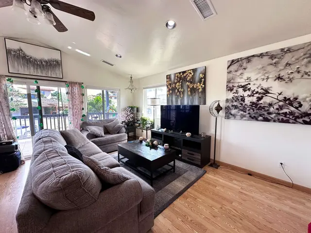 Listing Image for 268 Palanehe St 7 of 30